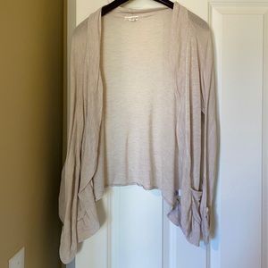 Beige cardigan with ruched pockets